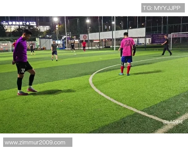 高清足球球星4K壁纸全屏展示60帧动感瞬间尽享足球魅力与精彩瞬间